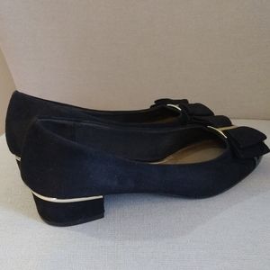 Black Shoes with low heel Comfort plus by predictions